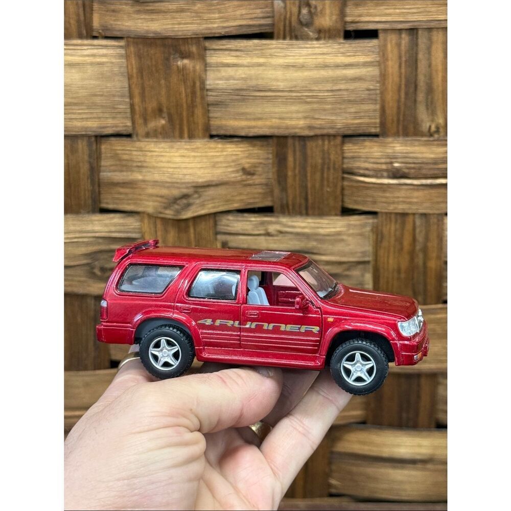 Kinsmart 1/36 Red 4Runner Toy SUV